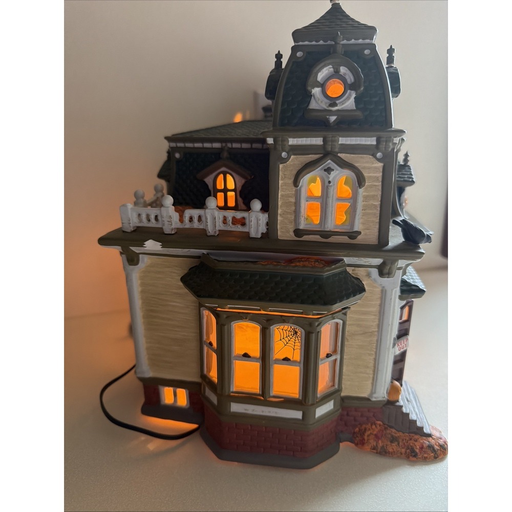 Dept 56 54935 Haunted Mansion House Manor Animated Halloween Snow Village 1998 - Picture 4 of 13
